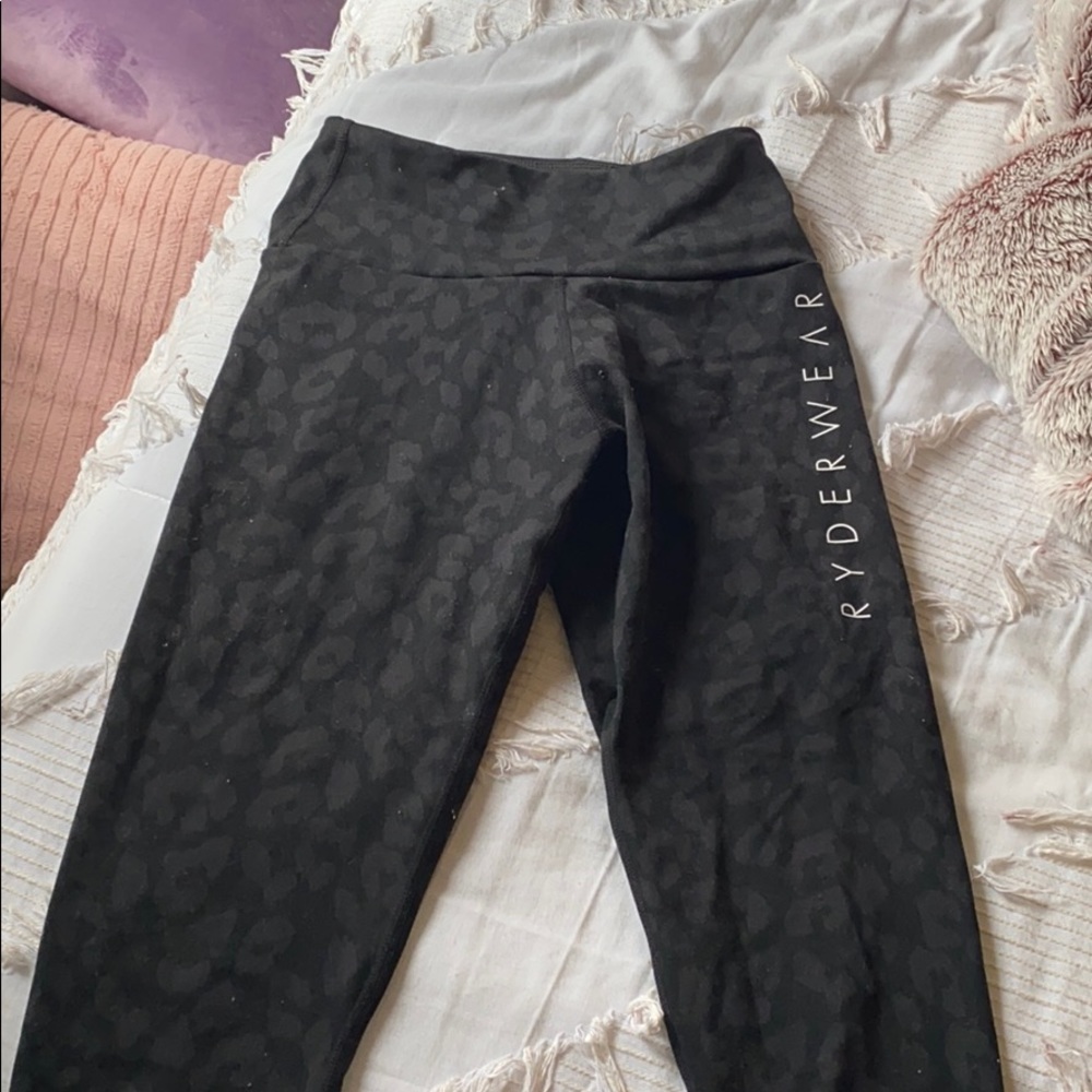 Ryderwear scrunchbutt black leopard leggings